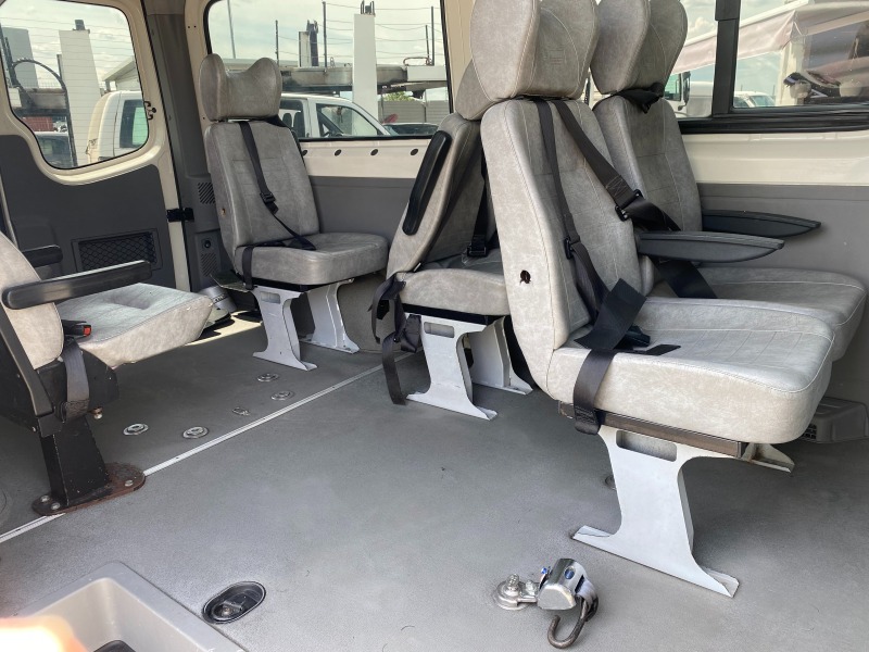 VW Crafter 2.5TDI* 7+ 1* Клима* Пътнически* Инвалидна платфор, снимка 11 - Бусове и автобуси - 46681854