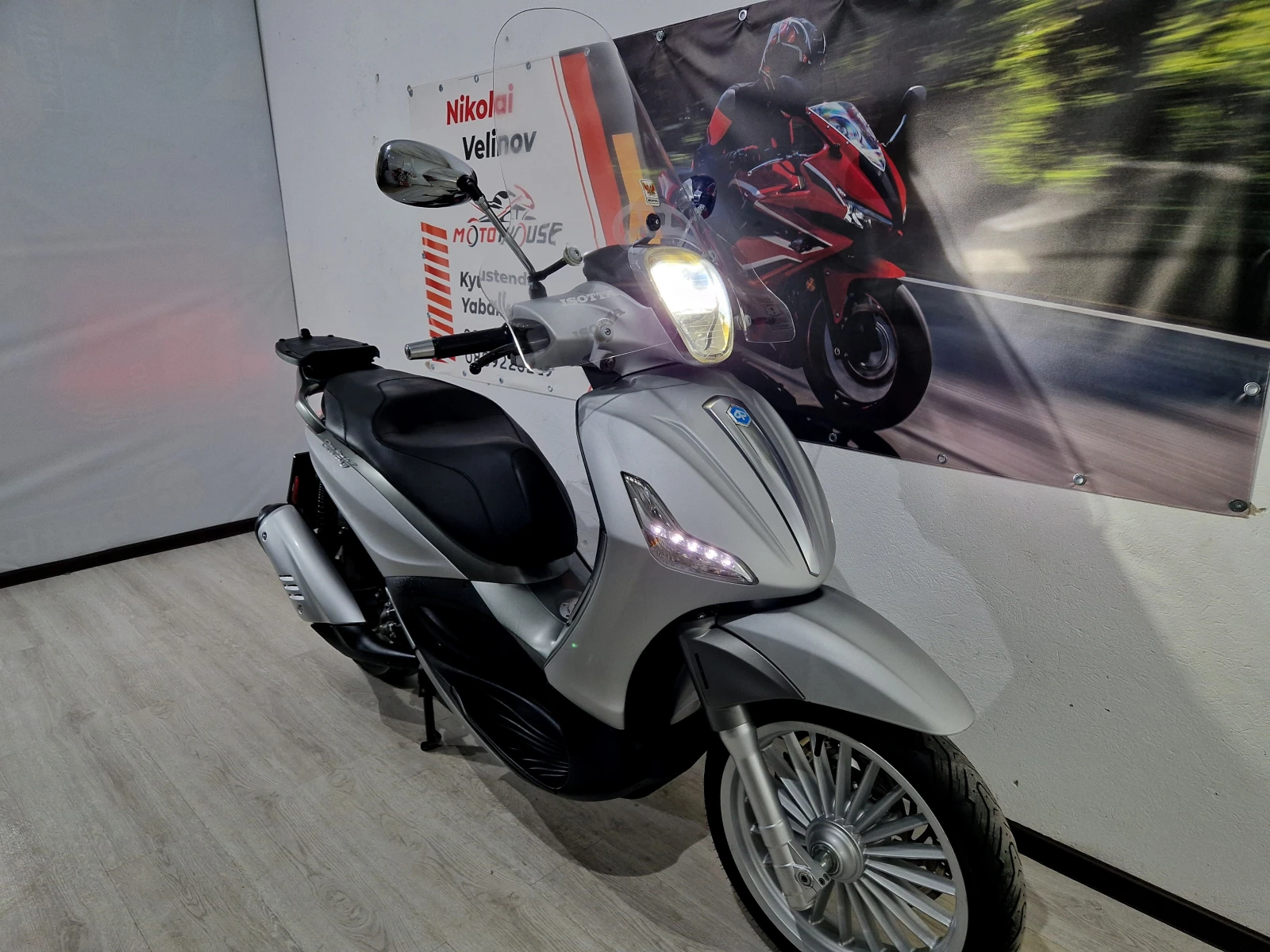 Piaggio Beverly 300S, ABS-ASR, 2017г., снимка 13 - Мотоциклети и мототехника - 55096467