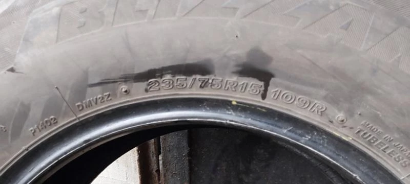 Гуми Зимни 235/75R15, снимка 5 - Гуми и джанти - 30948134