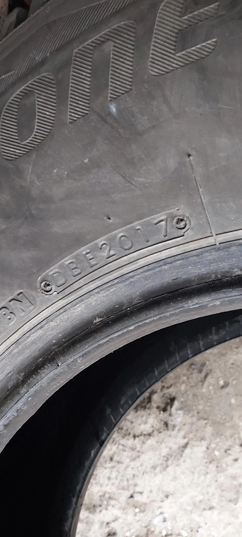 Гуми Зимни 235/75R15, снимка 6 - Гуми и джанти - 30948134