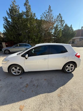 Toyota Auris 1.3 Газ/Бензин, снимка 3