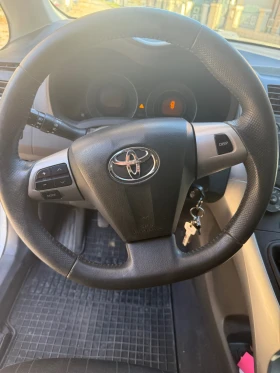 Toyota Auris 1.3 Газ/Бензин, снимка 8