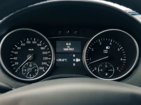 Mercedes-Benz ML 550 5.5* 388* AMG* KEYLESS* START STOP* CARFAX, снимка 15