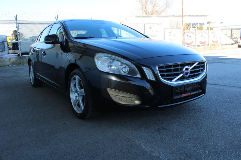 Volvo S60 2.0D, снимка 3 - Автомобили и джипове - 43744670