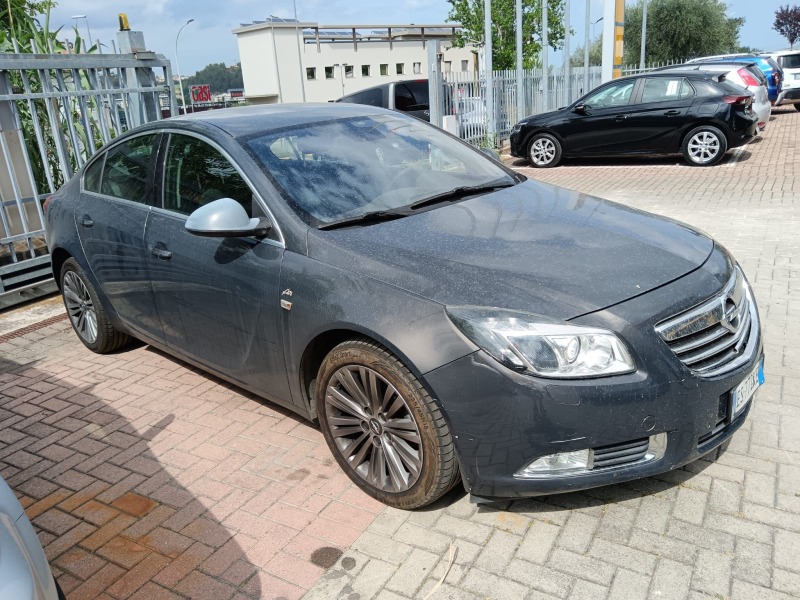 Opel Insignia 1.4i/feis, снимка 2 - Автомобили и джипове - 46343882
