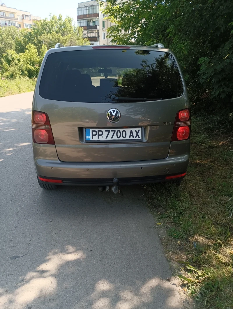 VW Touran, снимка 7 - Автомобили и джипове - 52674207