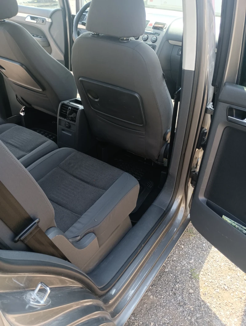 VW Touran, снимка 4 - Автомобили и джипове - 52674207