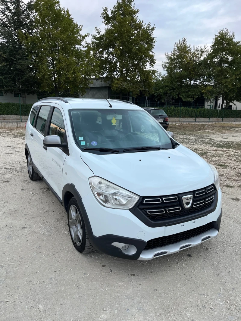 Dacia Lodgy 1.2 Stepway, снимка 2 - Автомобили и джипове - 52792350