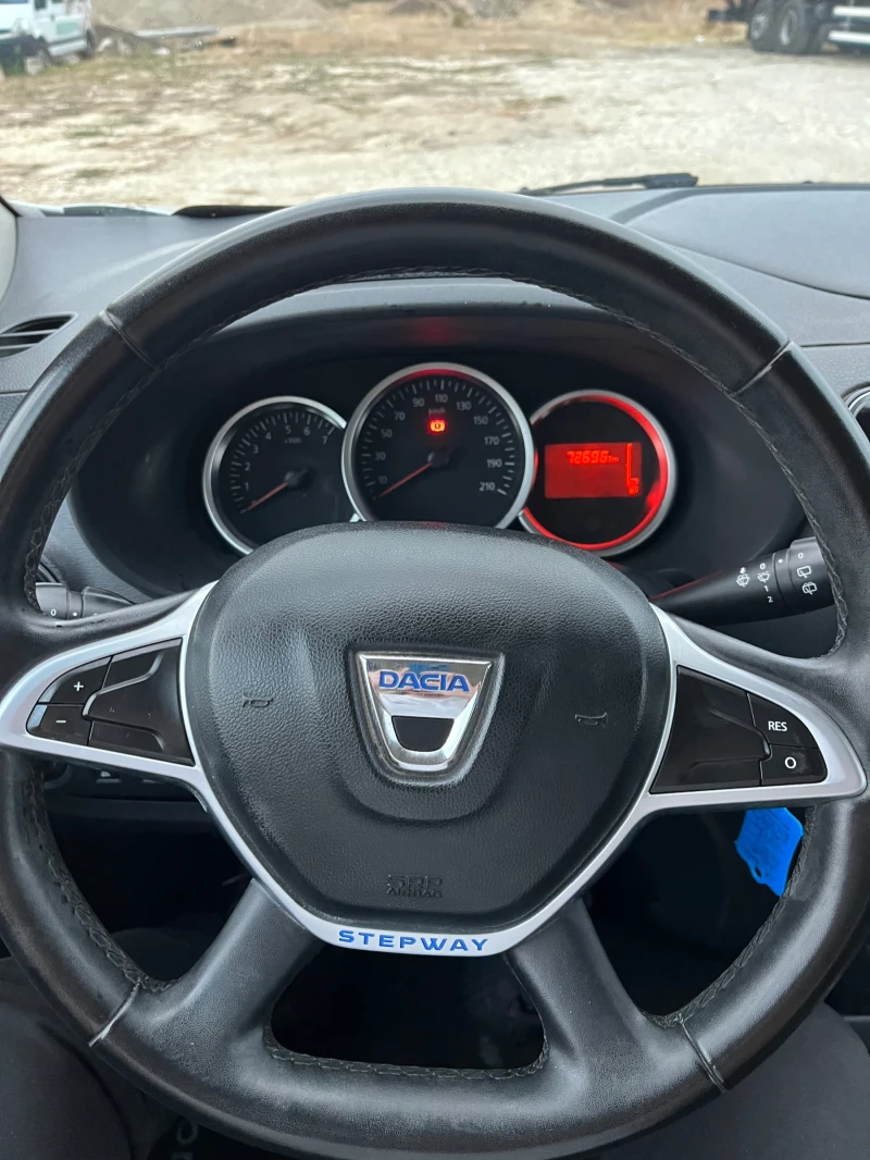 Dacia Lodgy 1.2 Stepway, снимка 12 - Автомобили и джипове - 52792350