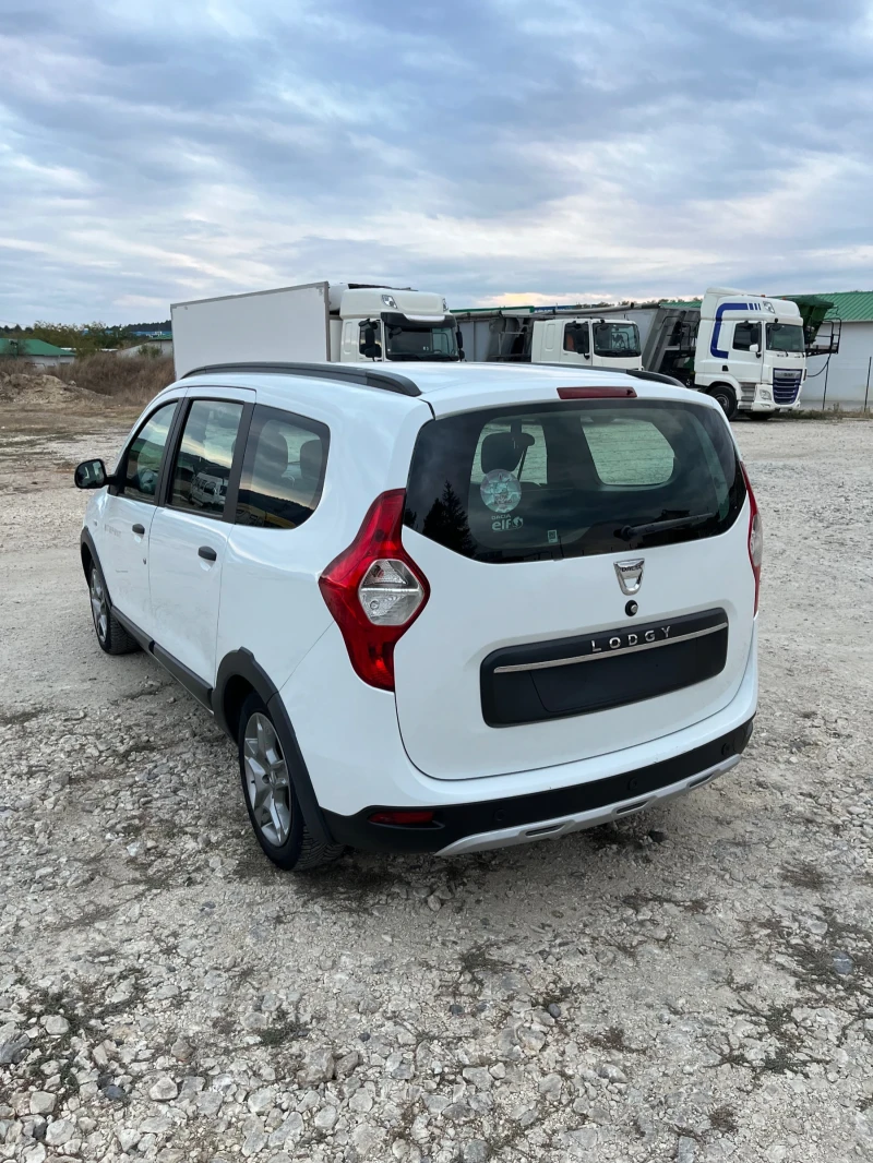 Dacia Lodgy 1.2 Stepway, снимка 4 - Автомобили и джипове - 52792350