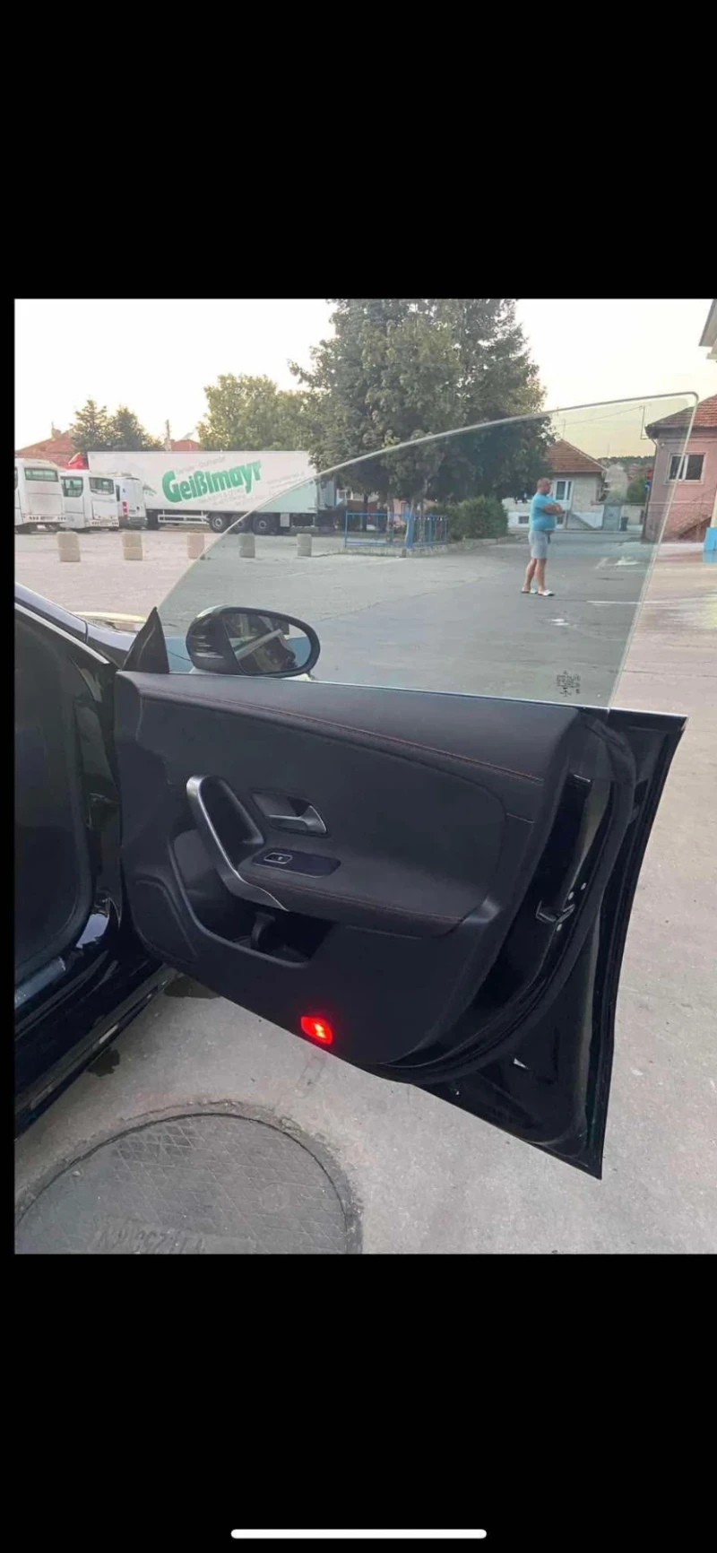 Mercedes-Benz CLA 200, снимка 5 - Автомобили и джипове - 53058590