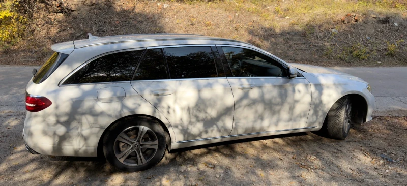Mercedes-Benz E 220, снимка 2 - Автомобили и джипове - 52511765