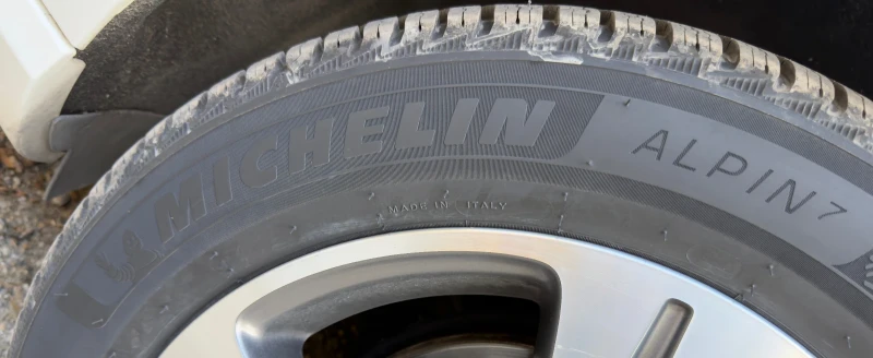 Mercedes-Benz E 220, снимка 7 - Автомобили и джипове - 52511765