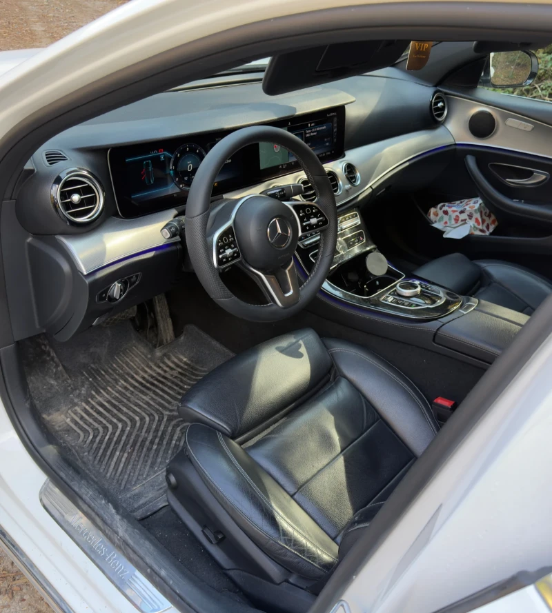 Mercedes-Benz E 220, снимка 9 - Автомобили и джипове - 52511765