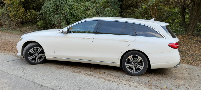 Mercedes-Benz E 220, снимка 6 - Автомобили и джипове - 52511765