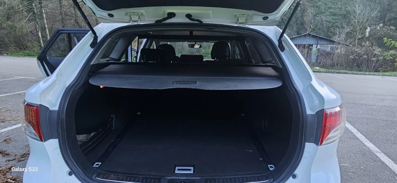 Toyota Avensis III Wagon 1.8i , снимка 10 - Автомобили и джипове - 52794867