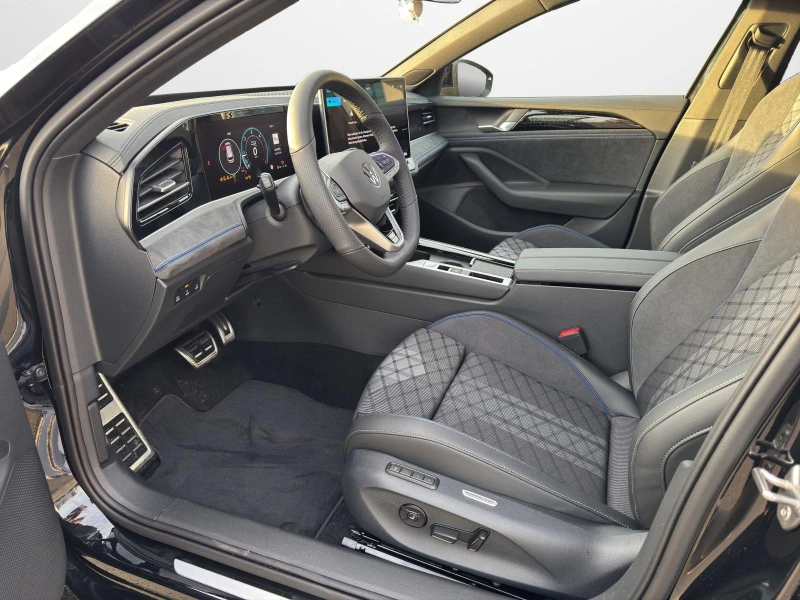 VW Passat 2.0 TDI 4-MOTION R-LINE PANORAMA HEAD-UP MATRIX , снимка 5 - Автомобили и джипове - 53067316