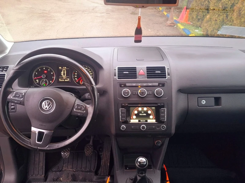 VW Touran, снимка 7 - Автомобили и джипове - 53382641