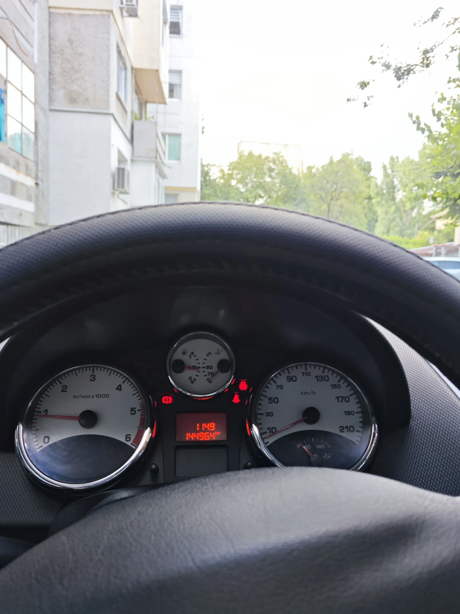 Peugeot 207 1.6 HDI - изображение 9