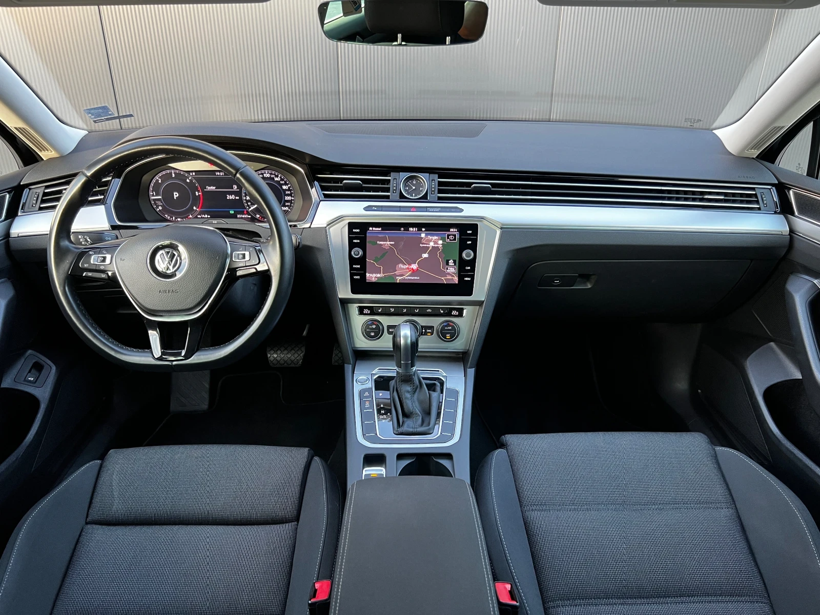 VW Passat 2.0 TDI 190hp/DSG7/Camera/Distronic - изображение 8