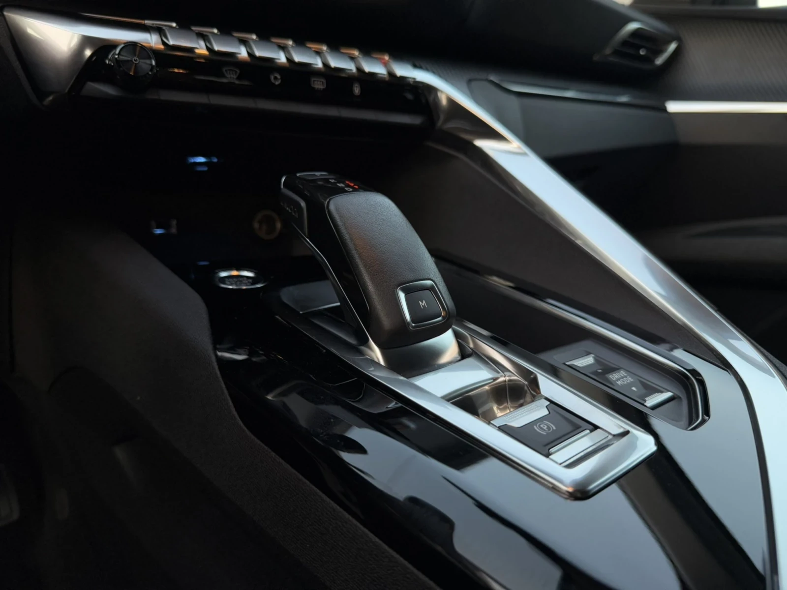 Peugeot 3008 Active 1.2 131hp - изображение 10