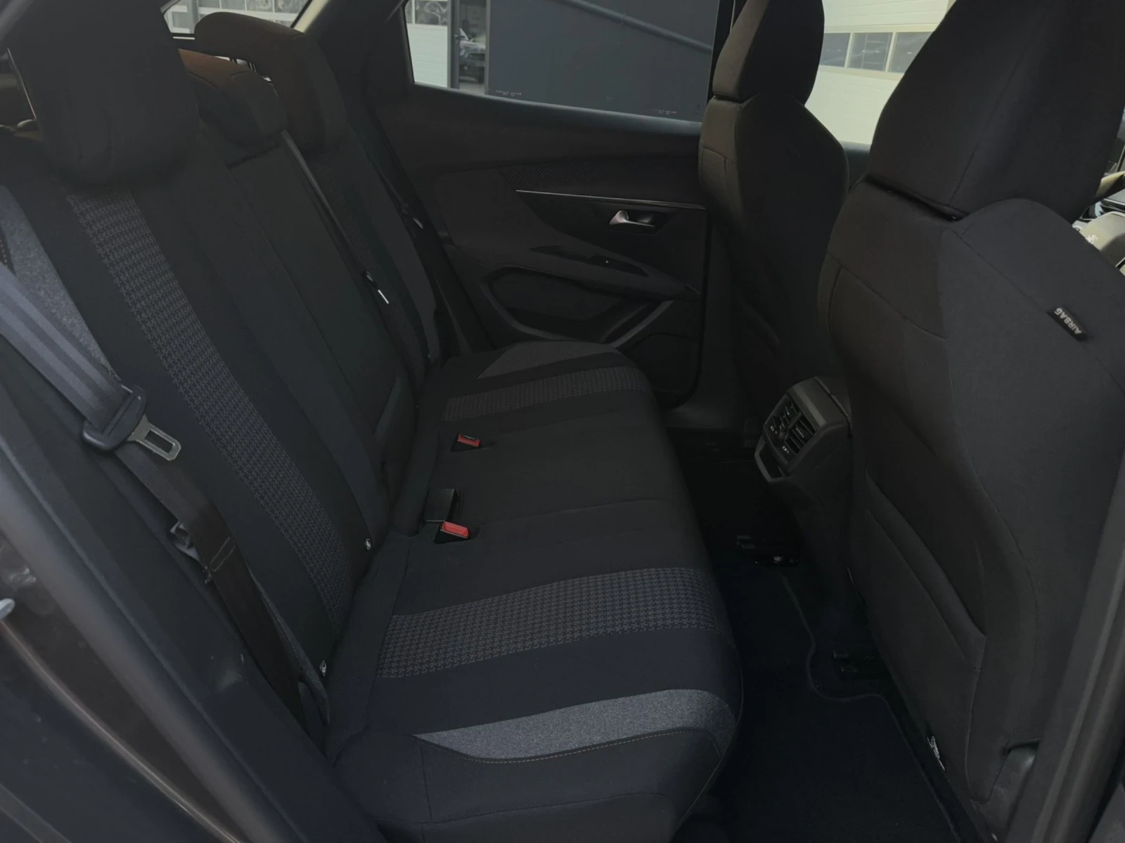 Peugeot 3008 Active 1.2 131hp - изображение 8