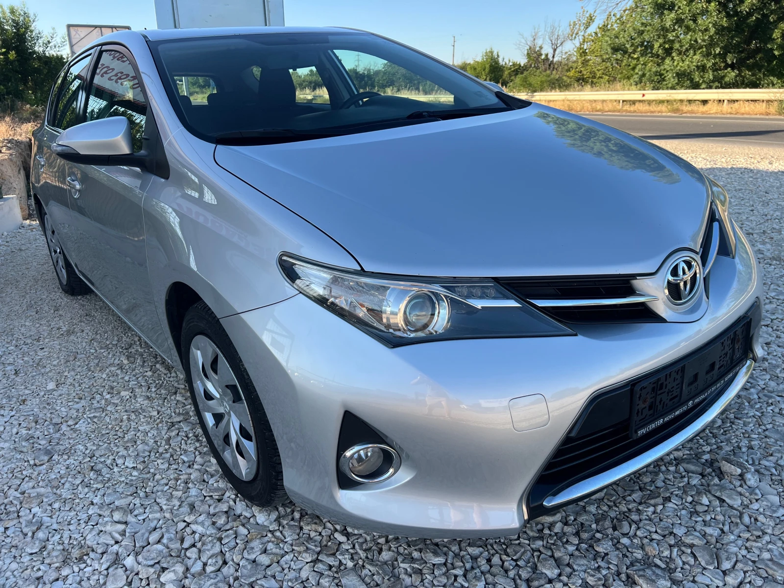 Toyota Auris 1.33i 16v/99p.s-New Model/NAVI/Euro 5!!! - изображение 2