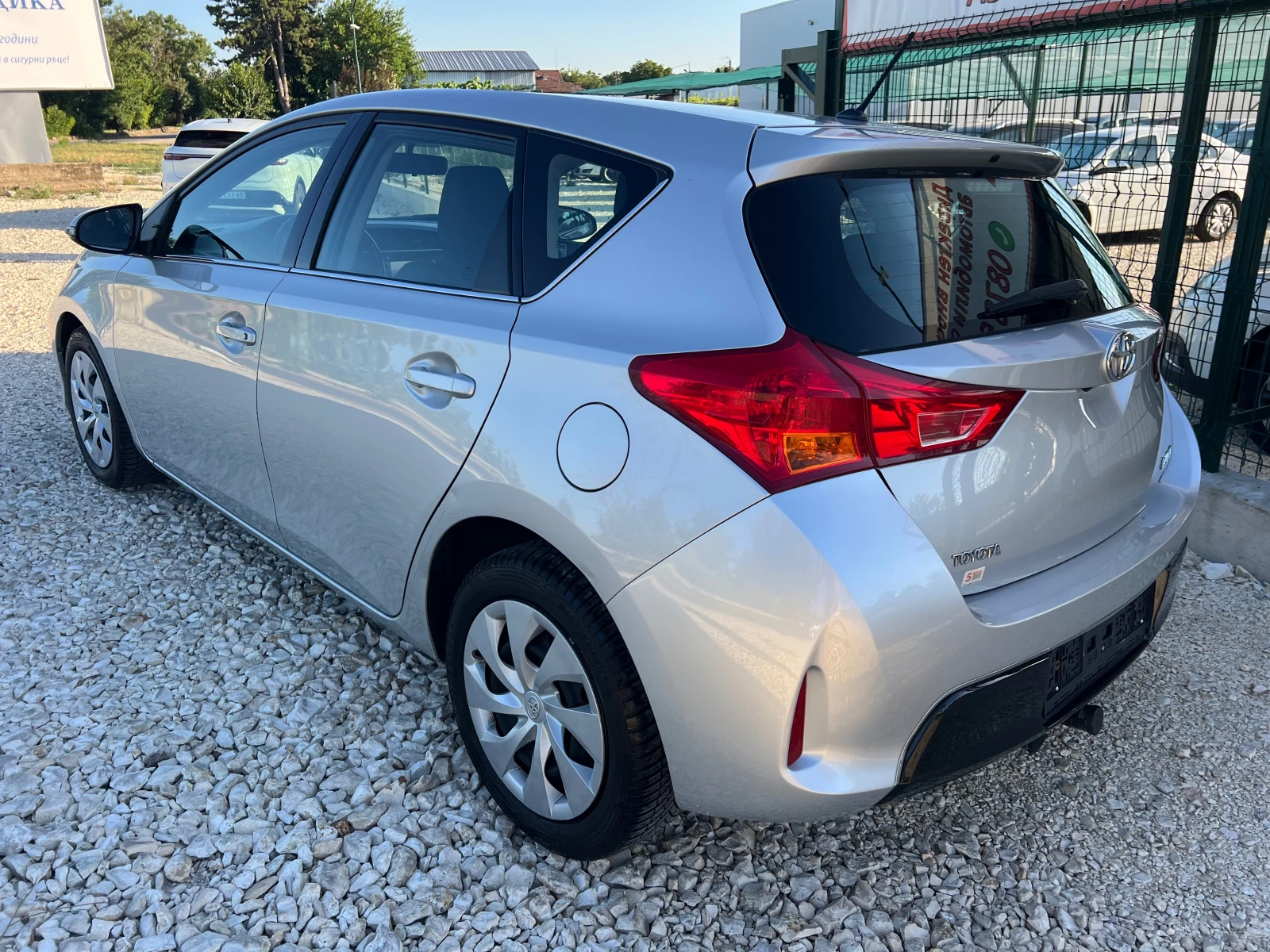 Toyota Auris 1.33i 16v/99p.s-New Model/NAVI/Euro 5!!! - изображение 4