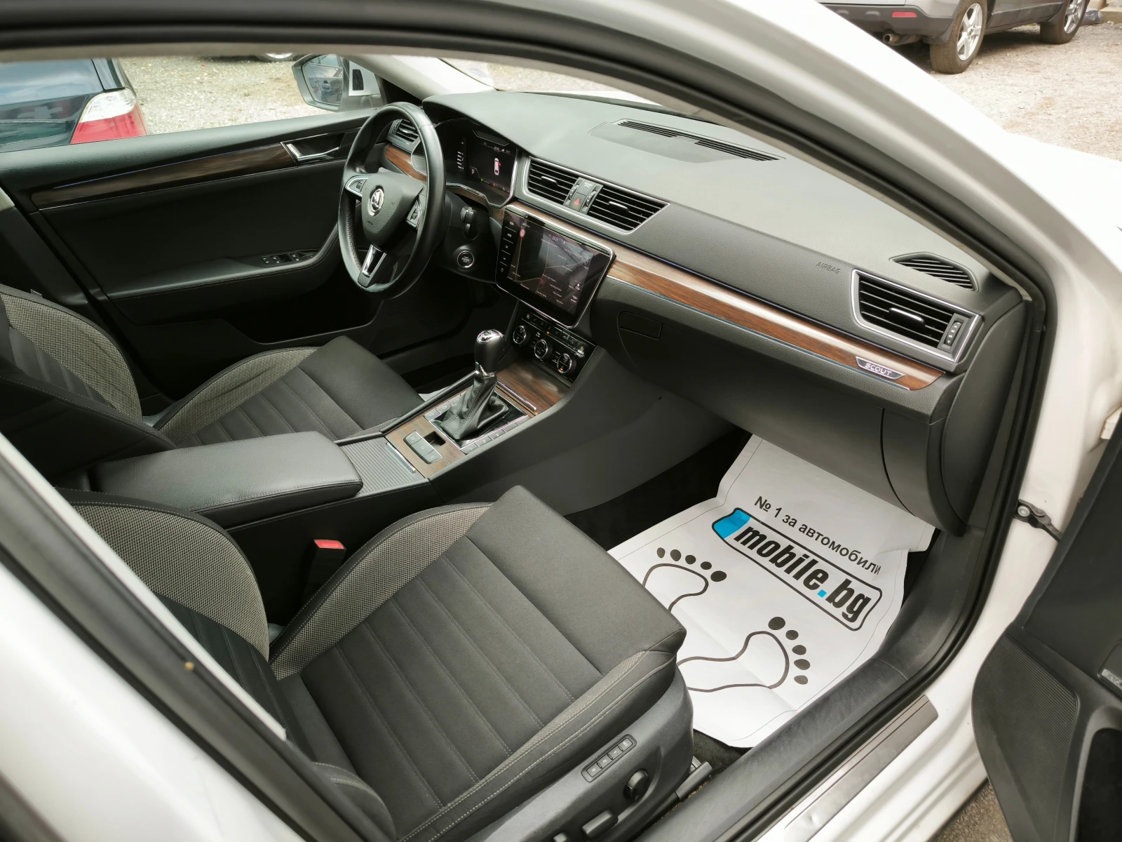 Skoda Superb Scout 2.0T 280 4x4 Швейцария matrix digital distro - изображение 10