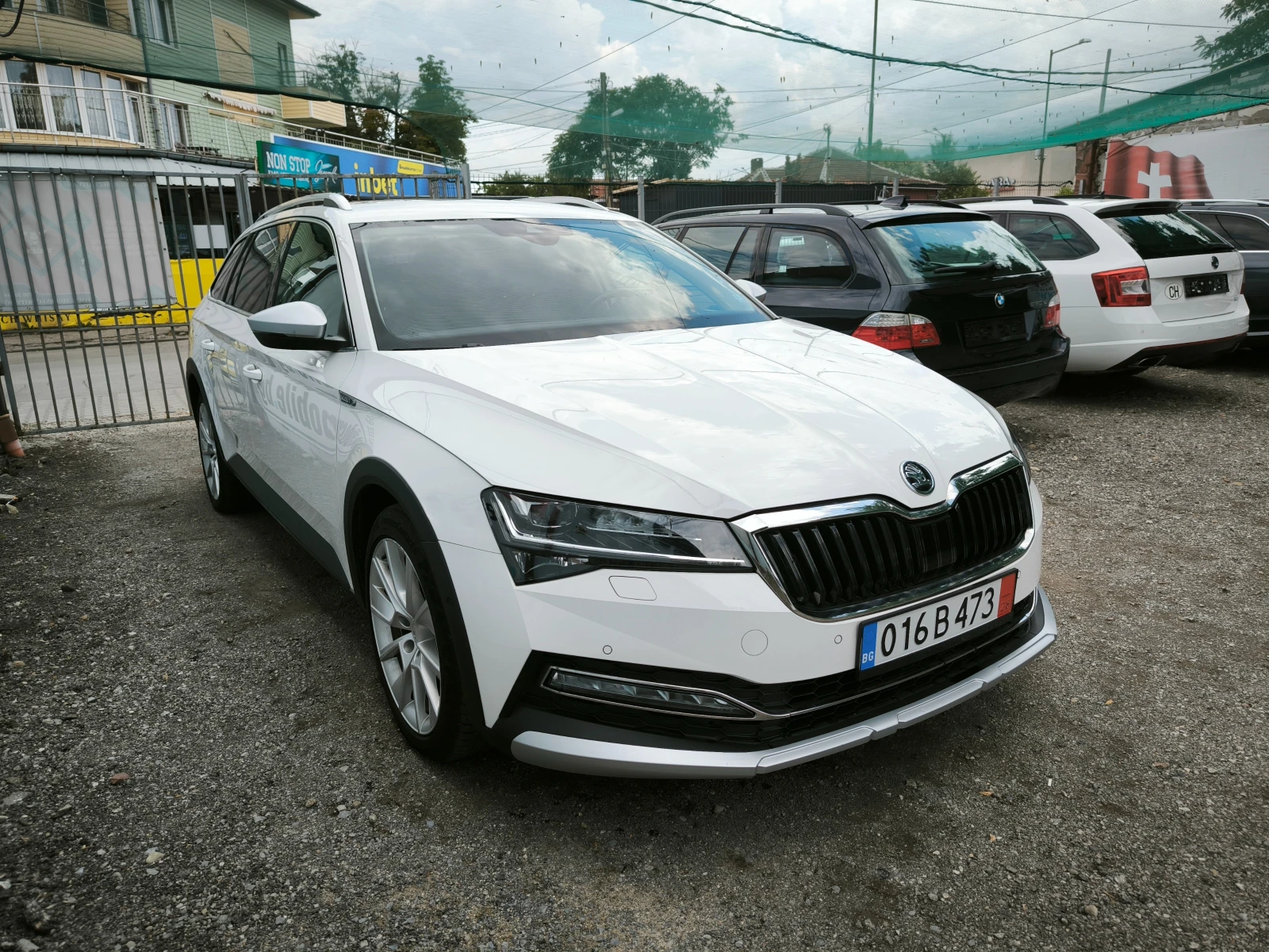 Skoda Superb Scout 2.0T 280 4x4 Швейцария matrix digital distro - изображение 3