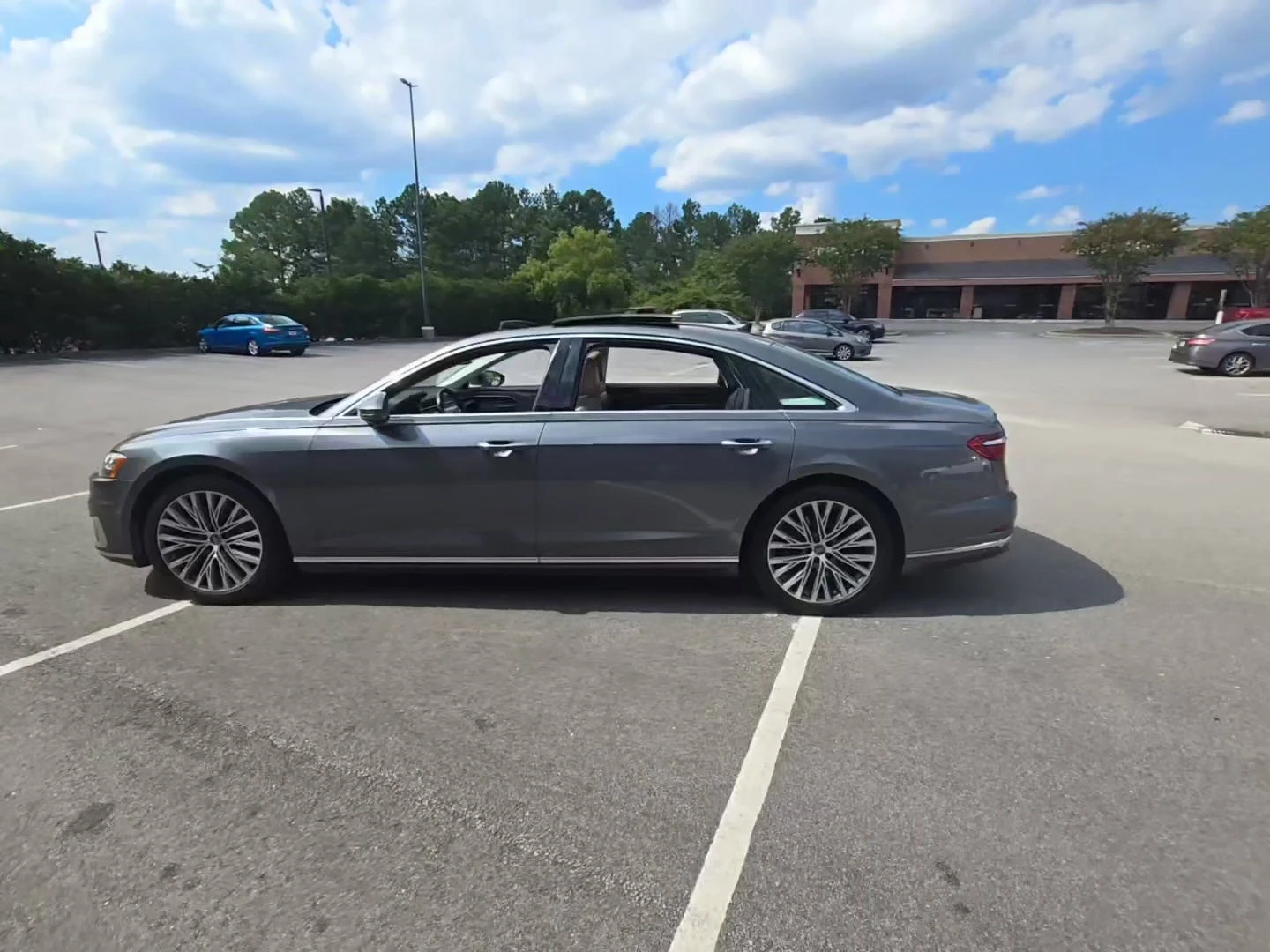 Audi A8 L* 55* TFSI* QUATTRO* ОБДУХВАНЕ* ДИСТРОНИК* МАСАЖ - изображение 3