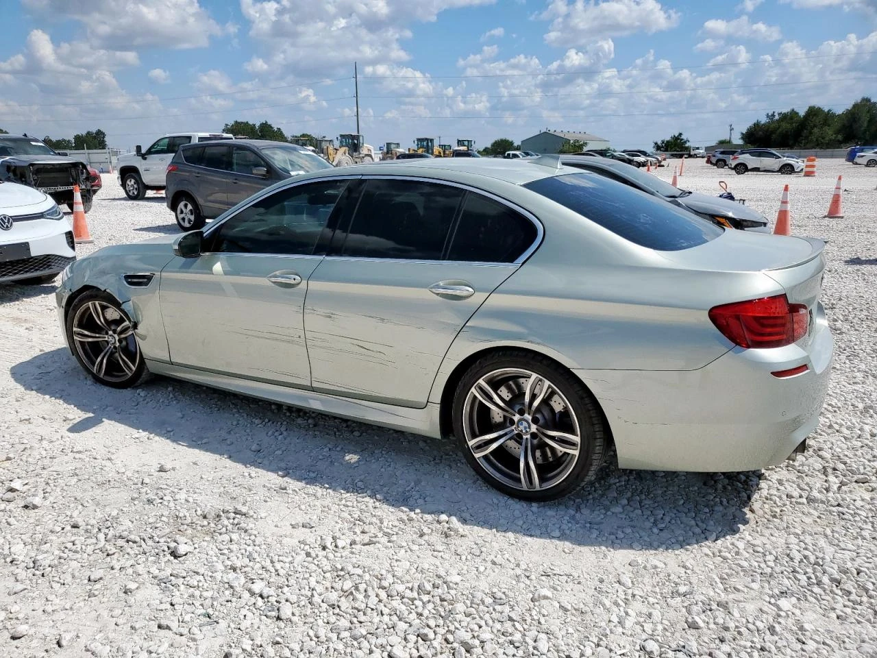 BMW M5 AUTOMATIC * * CARFAX * * АВТО КРЕДИТ * *  - изображение 4