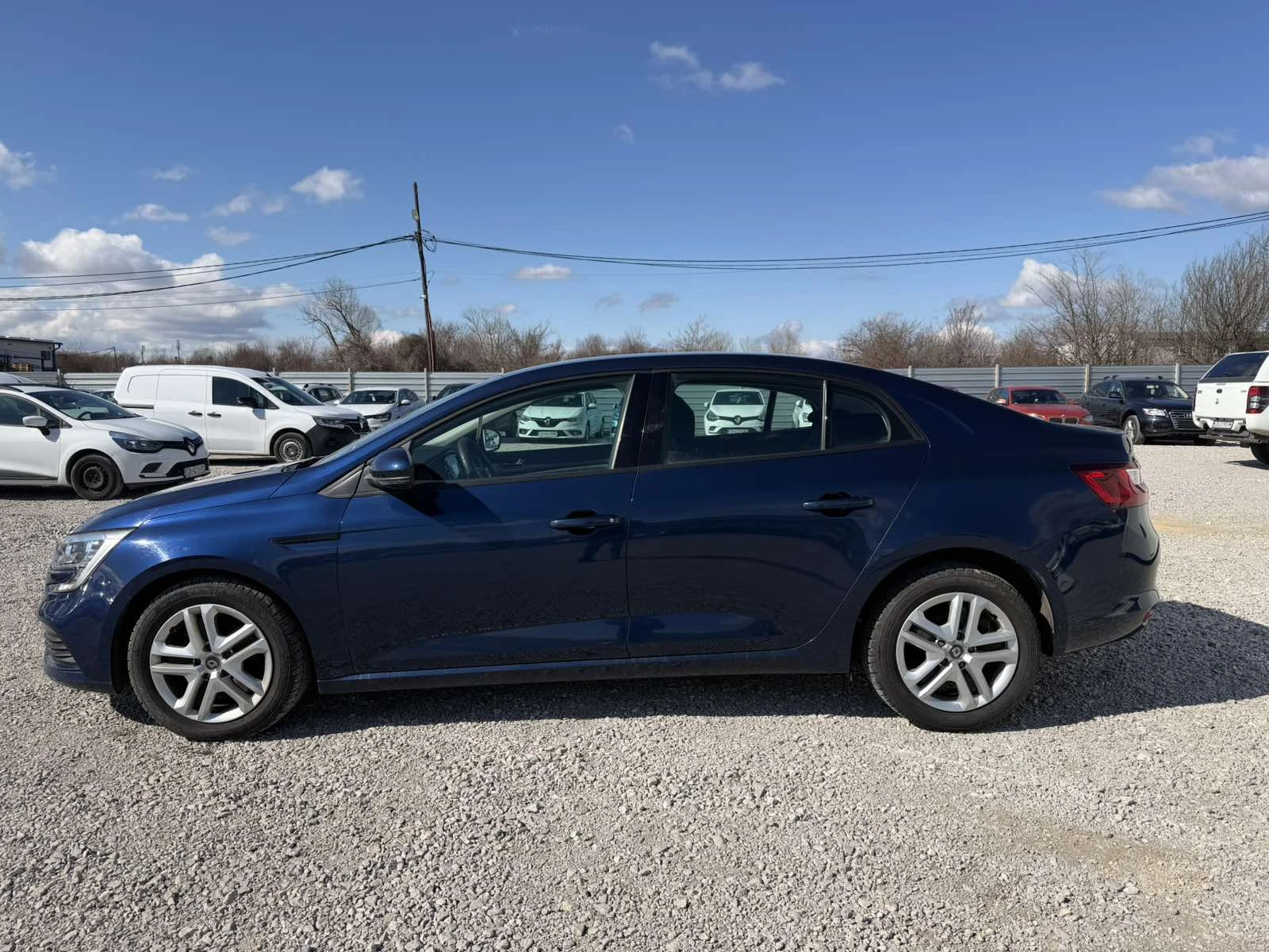 Renault Megane 1.3TCe Sedan 140k.c. - изображение 4