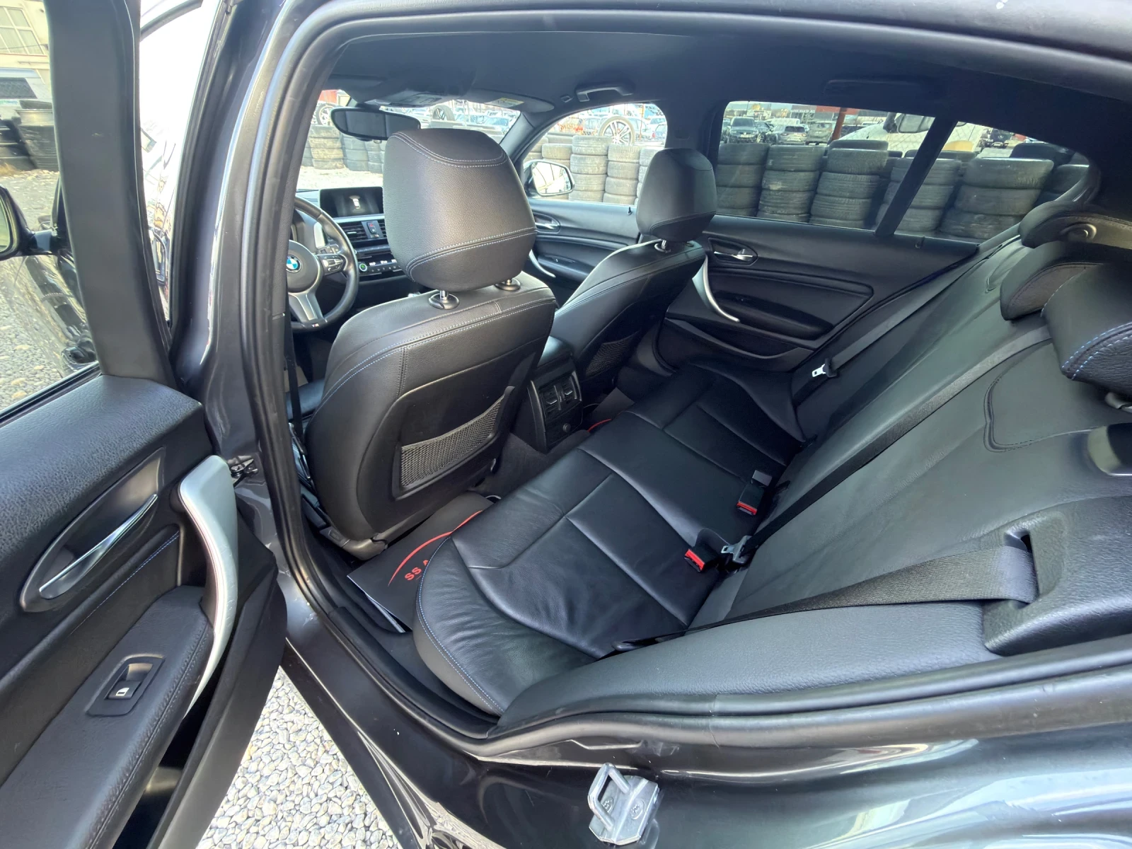 BMW 118 Мспорт AdBlue 2019година! Автомат, снимка 8 - Автомобили и джипове - 53802566