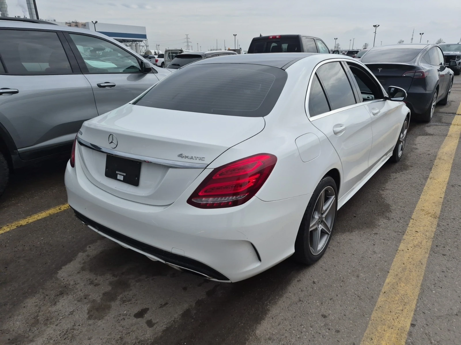 Mercedes-Benz C 300 * * CARFAX * * АВТО КРЕДИТ * * , снимка 3 - Автомобили и джипове - 54213382