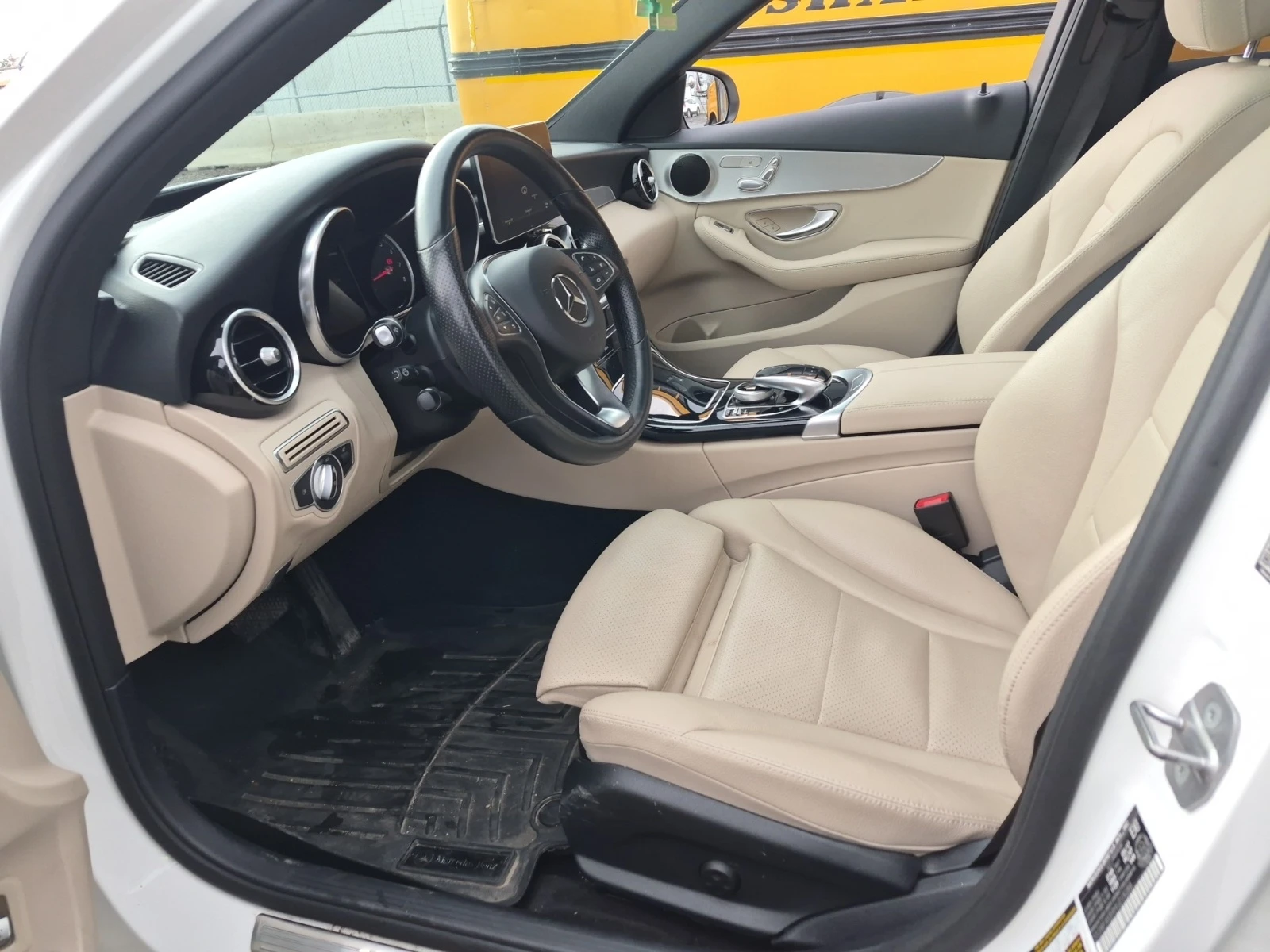 Mercedes-Benz C 300 * * CARFAX * * АВТО КРЕДИТ * * , снимка 5 - Автомобили и джипове - 54213382