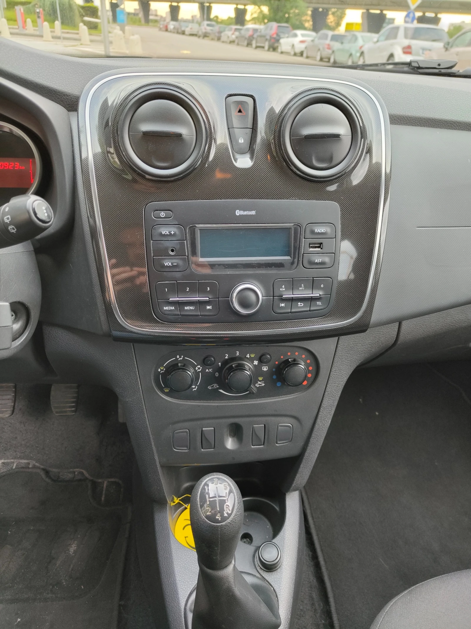 Dacia Sandero N1, снимка 14 - Автомобили и джипове - 54623406