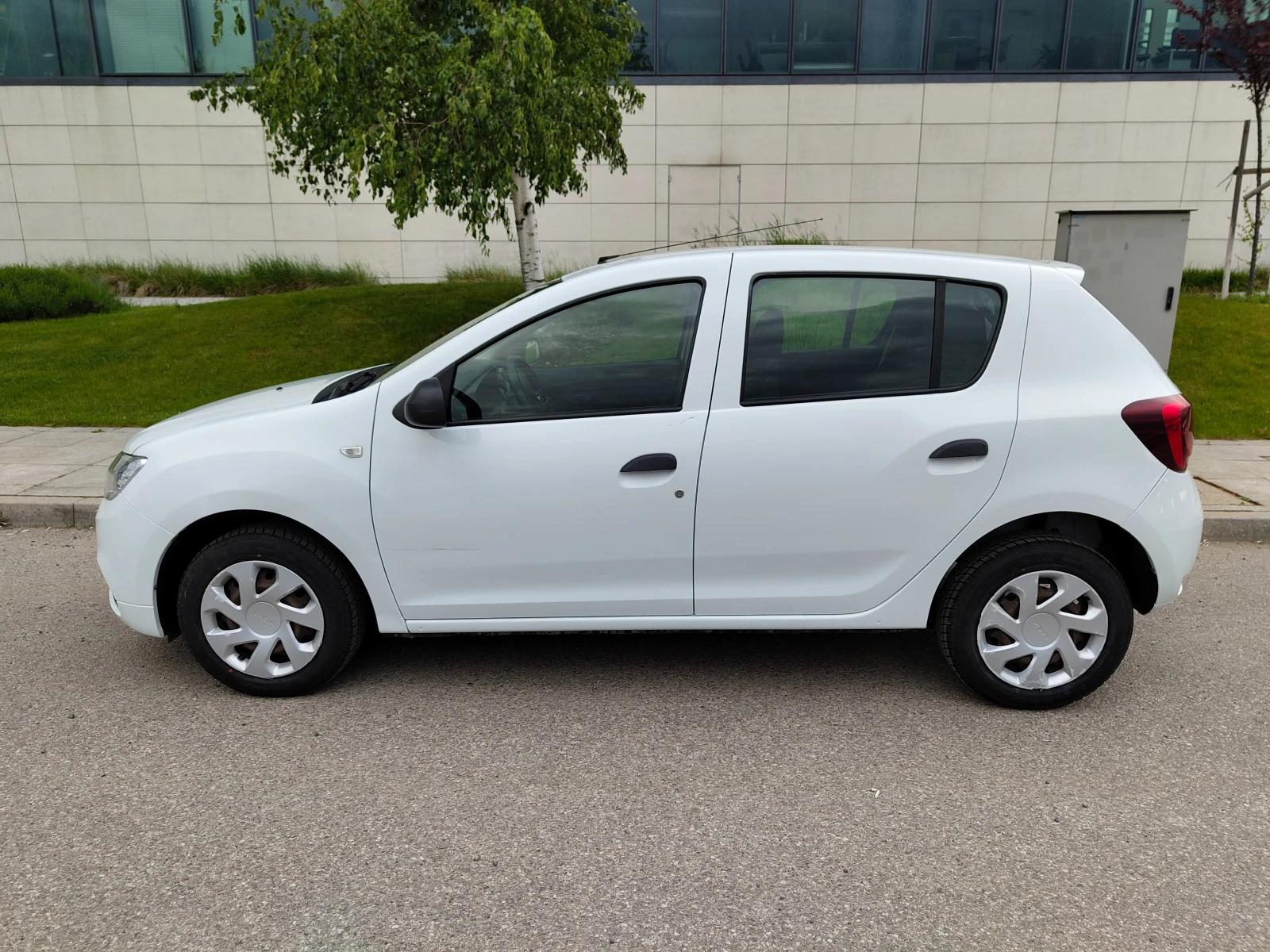 Dacia Sandero N1, снимка 6 - Автомобили и джипове - 54623406