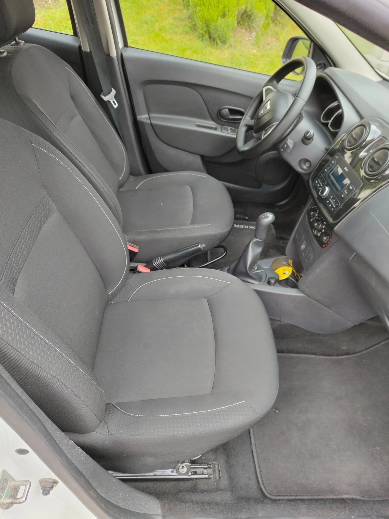 Dacia Sandero N1, снимка 9 - Автомобили и джипове - 54623406