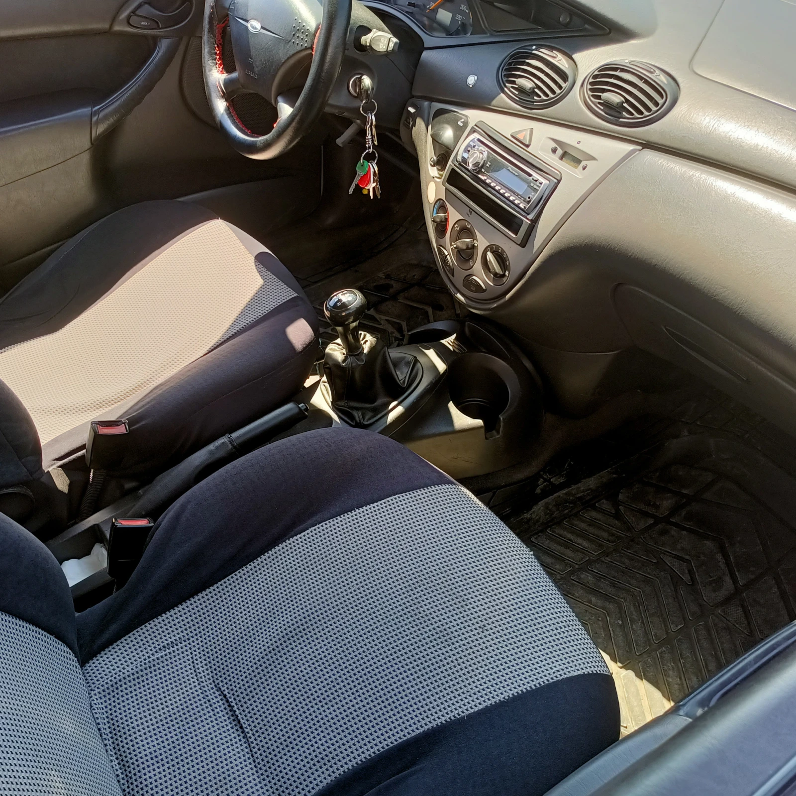 Ford Focus 1.6, снимка 9 - Автомобили и джипове - 55050385