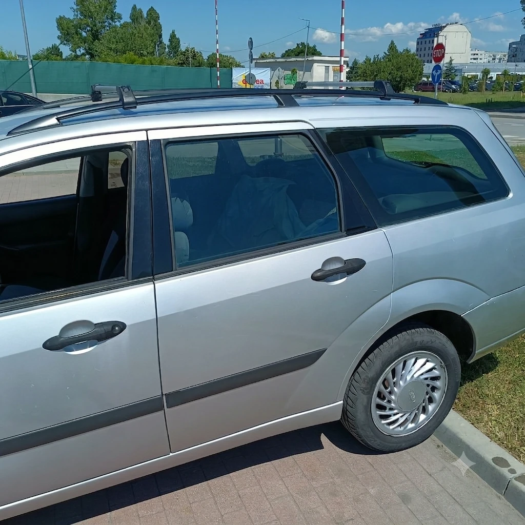 Ford Focus 1.6, снимка 3 - Автомобили и джипове - 55050385