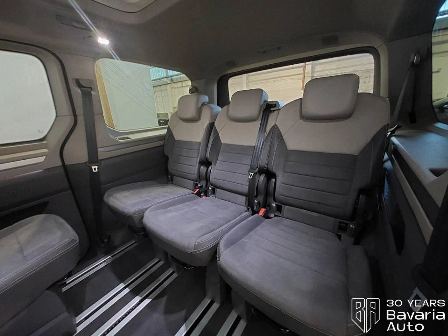 VW Multivan Style lang DSG Easy Open Basic, снимка 9 - Автомобили и джипове - 55401366