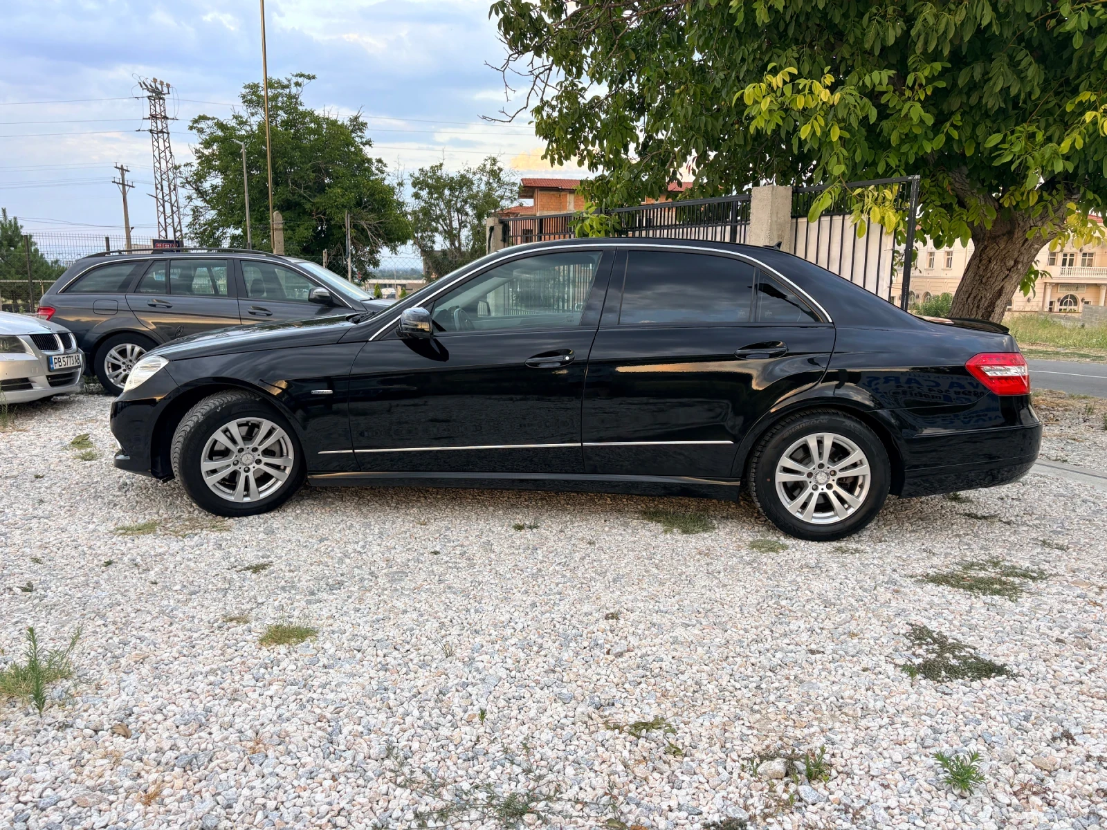 Mercedes-Benz E 220 Автомат Avangarde Сервизна История 273000км Уникат, снимка 5 - Автомобили и джипове - 55566307