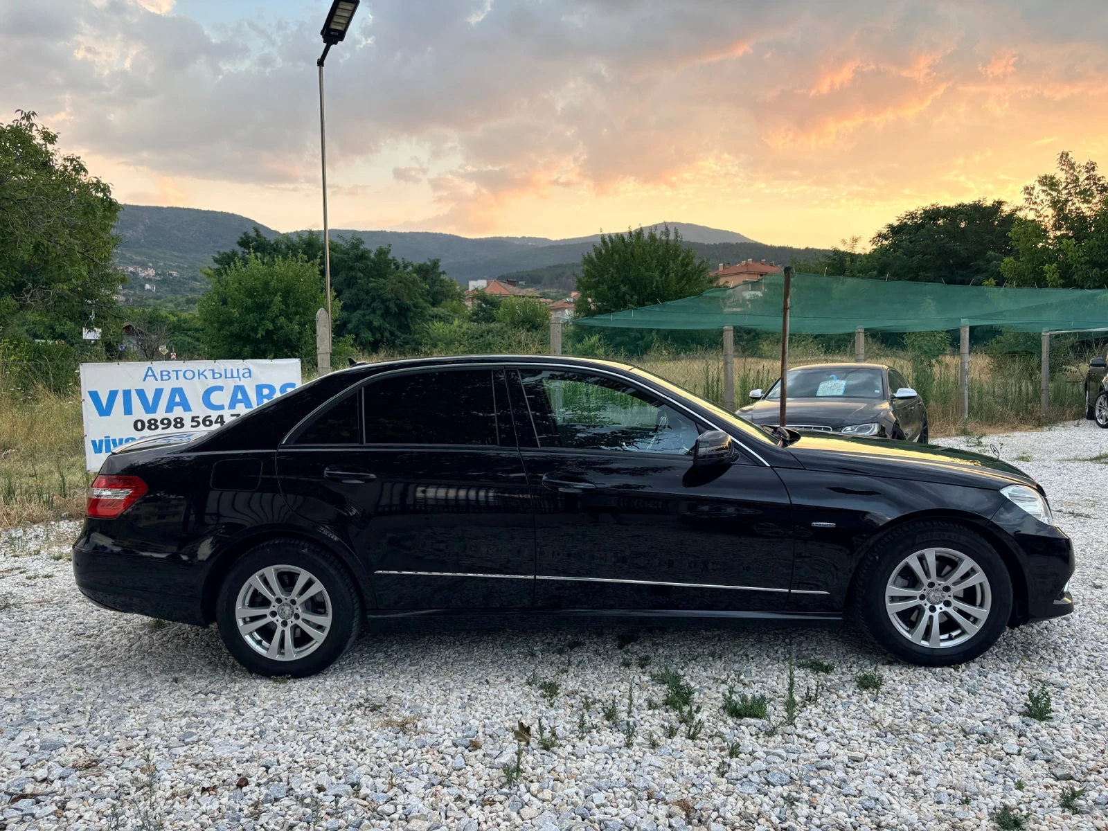 Mercedes-Benz E 220 Автомат Avangarde Сервизна История 273000км Уникат, снимка 10 - Автомобили и джипове - 55566307