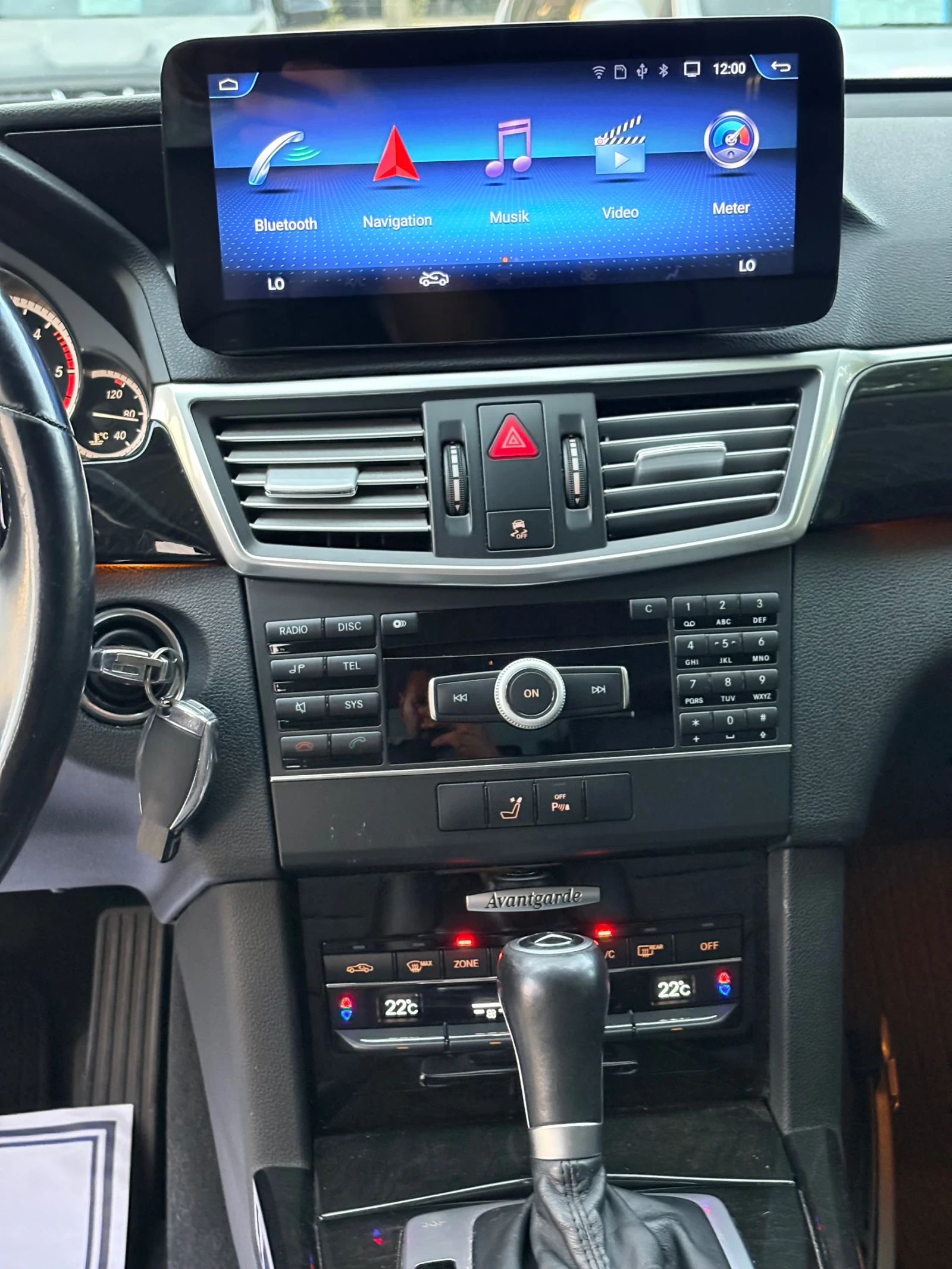 Mercedes-Benz E 220 Автомат Avangarde Сервизна История 273000км Уникат, снимка 15 - Автомобили и джипове - 55566307