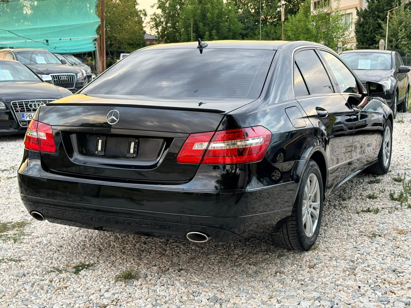 Mercedes-Benz E 220 Автомат Avangarde Сервизна История 273000км Уникат, снимка 9 - Автомобили и джипове - 55566307