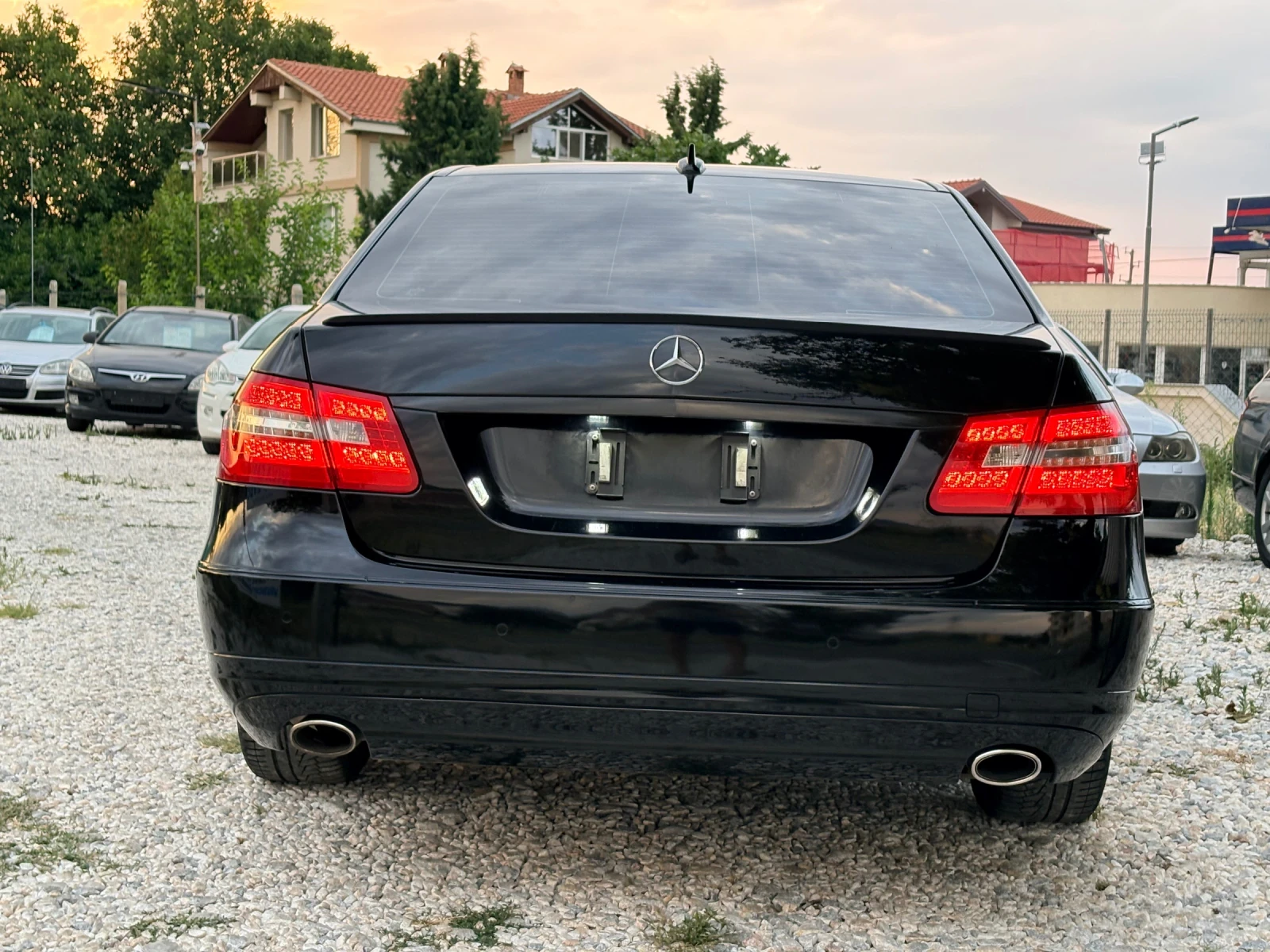 Mercedes-Benz E 220 Автомат Avangarde Сервизна История 273000км Уникат, снимка 7 - Автомобили и джипове - 55566307