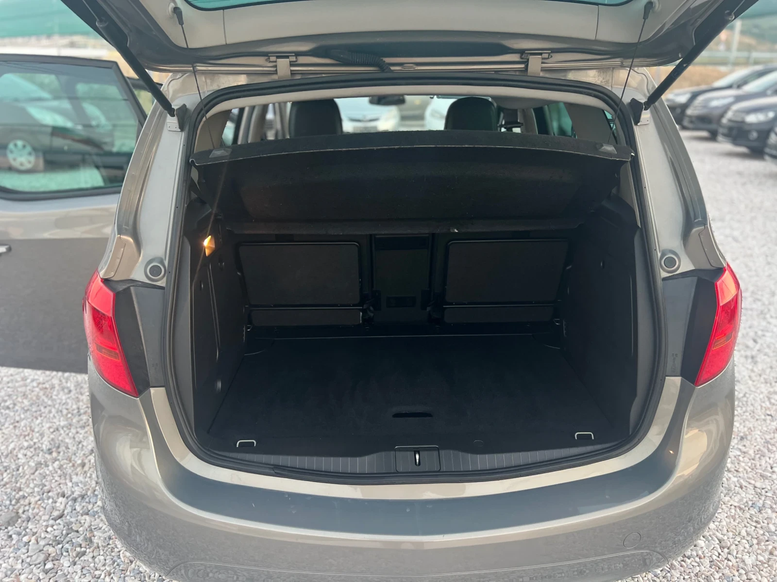 Opel Meriva 1.4i 100кс Италия, снимка 17 - Автомобили и джипове - 55630474