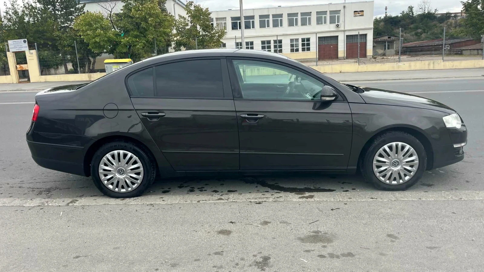 VW Passat 1.9 TDI, снимка 6 - Автомобили и джипове - 56232027