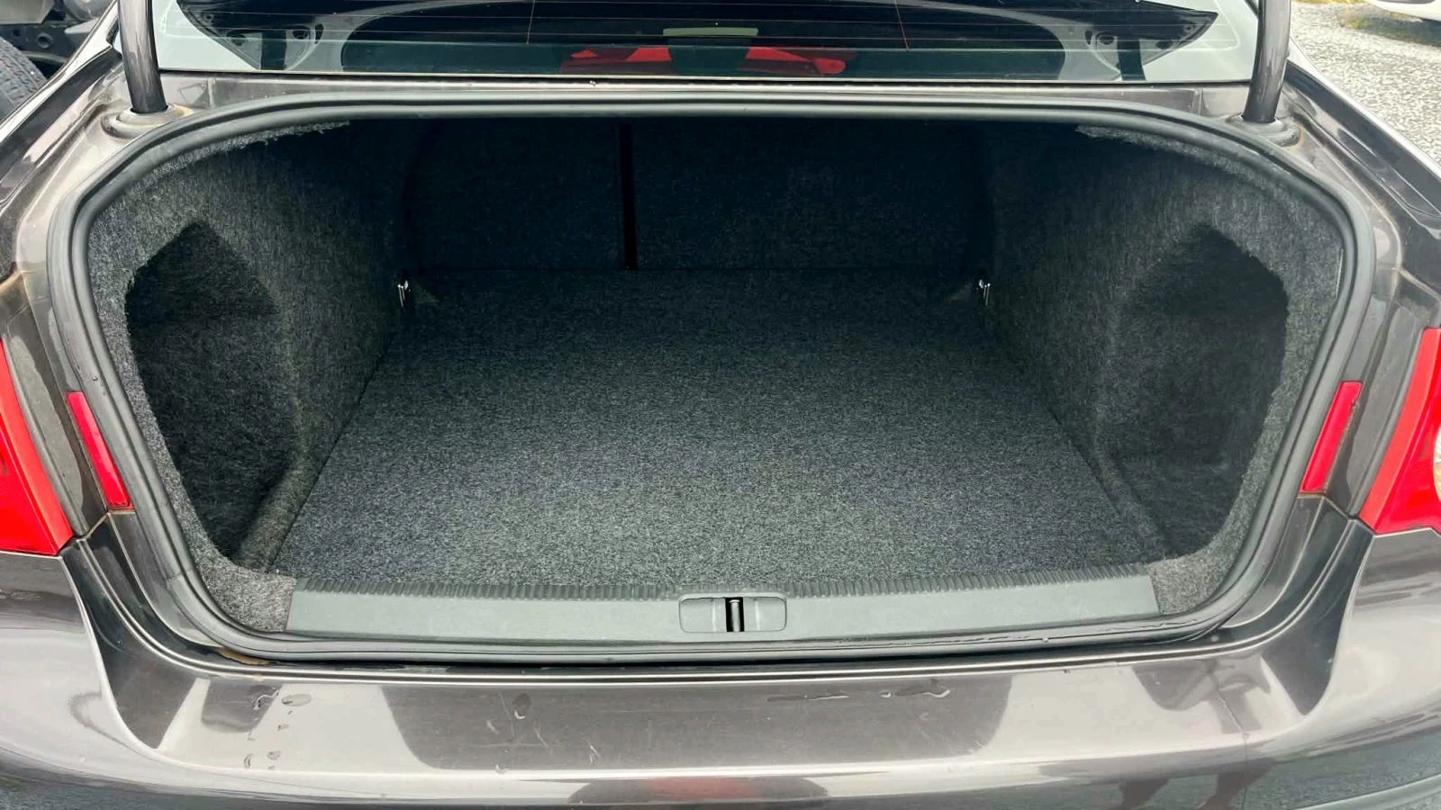 VW Passat 1.9 TDI, снимка 11 - Автомобили и джипове - 56232027